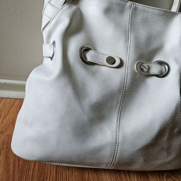 Matt And Nat Vegan Leather Tote Bag White. - Picture 10 of 11